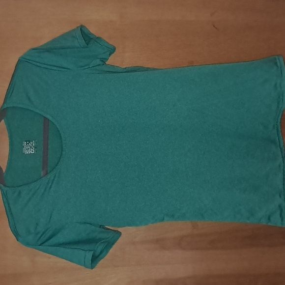Weatherproof Tops - Women's 32° cool brand active top size medium
